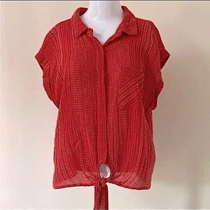 Button down navel tie red blouse